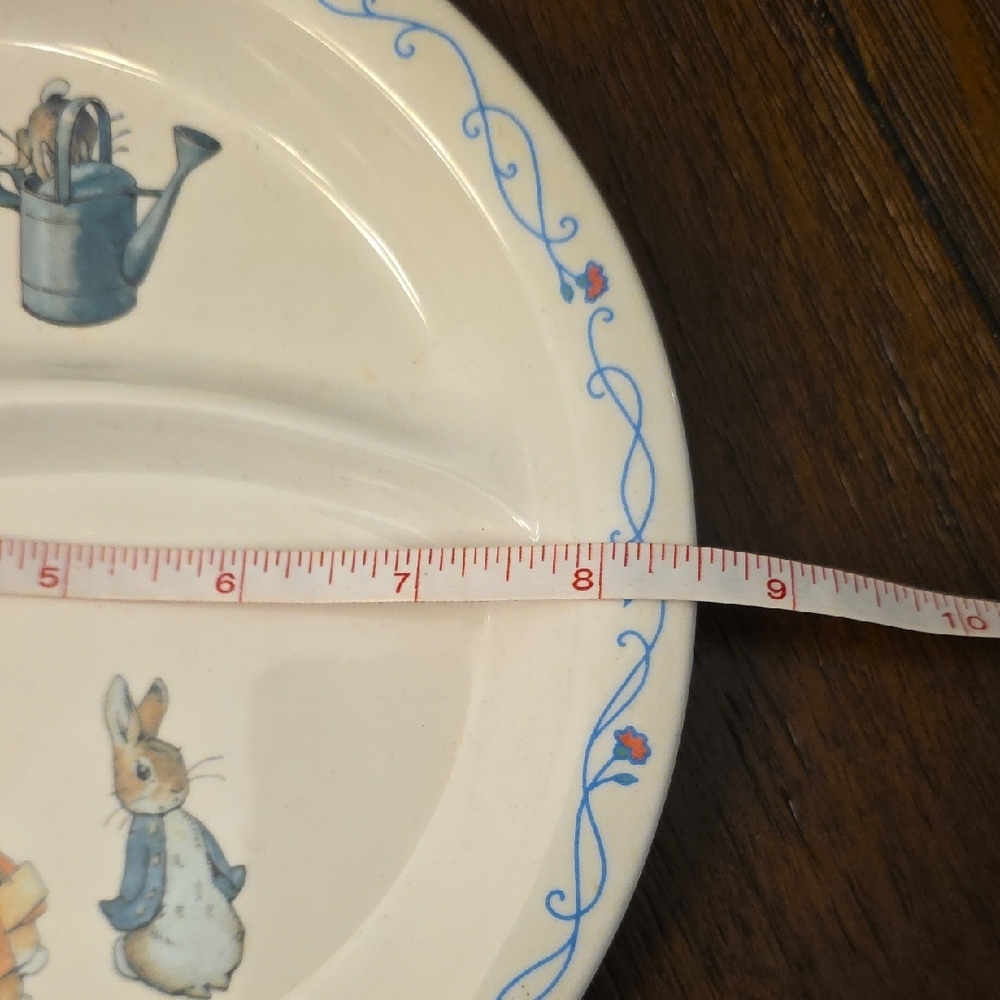 Peter Rabbit and Friends Divided Plate - Picture 3 of 10